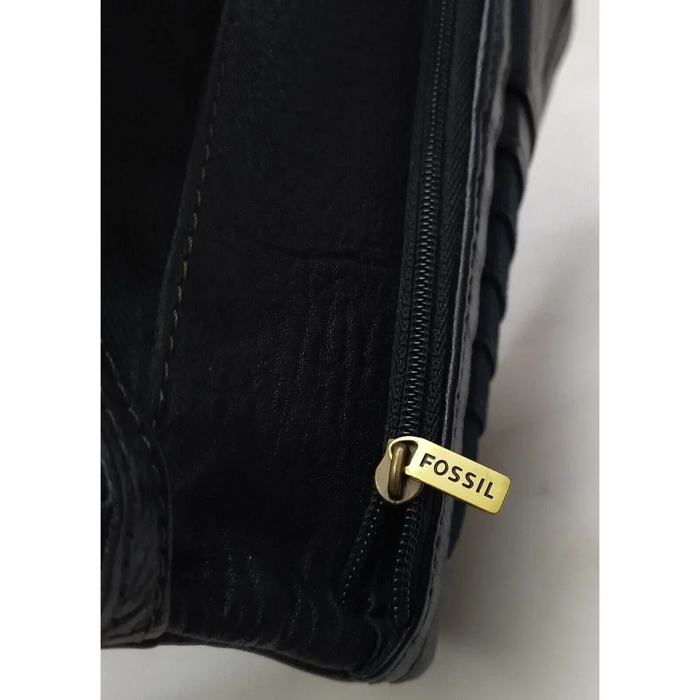 Fossil Black Pebbled Leather Credit Card ID Window Zipper Closure Wallet